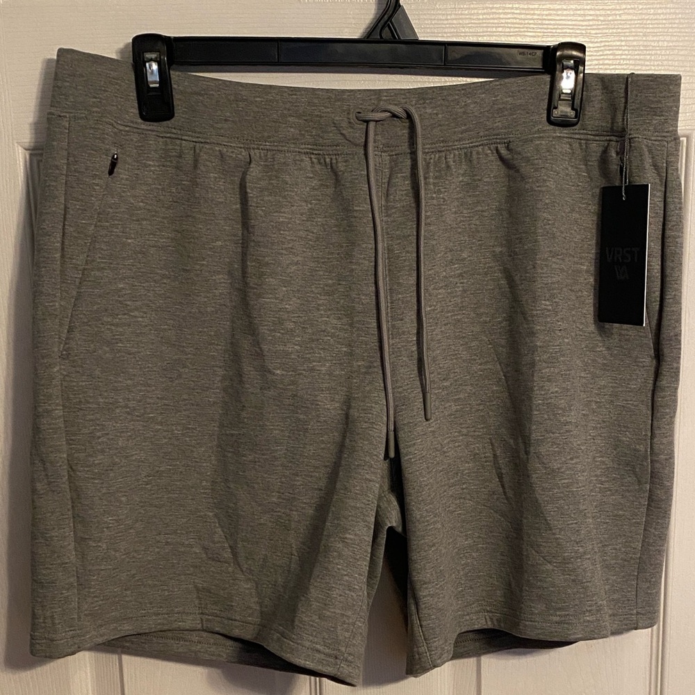 VRST Men's Athletic Shorts in Gray NWT